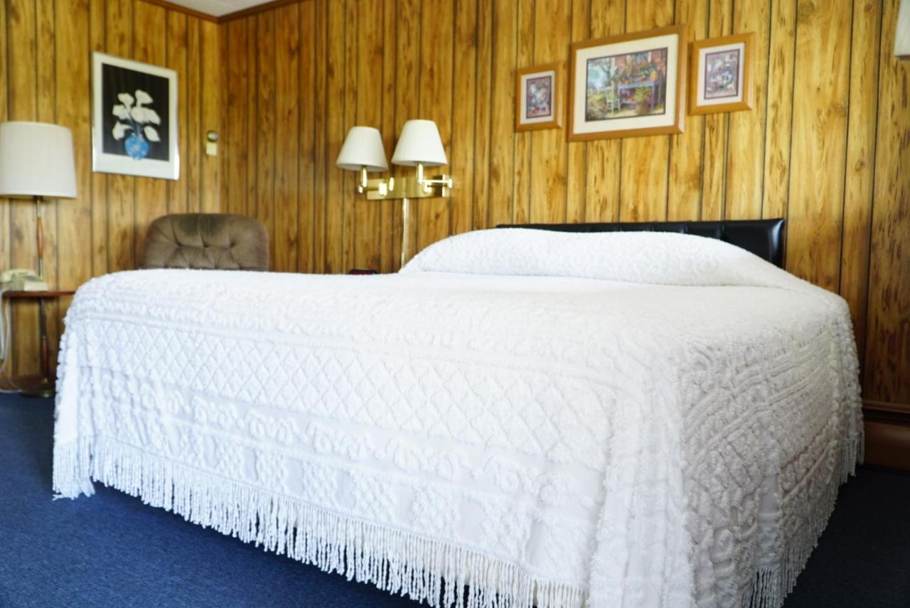 Knob Hill Motor Lodge Хилсвилл Номер фото